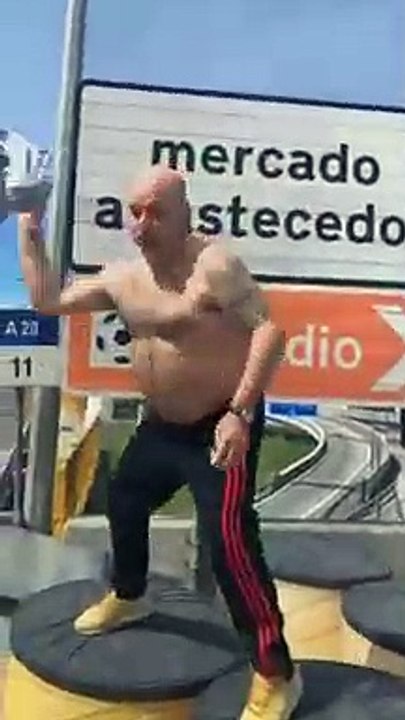 Adepto do Benfica imita irritação de Madureira junto ao Dragão