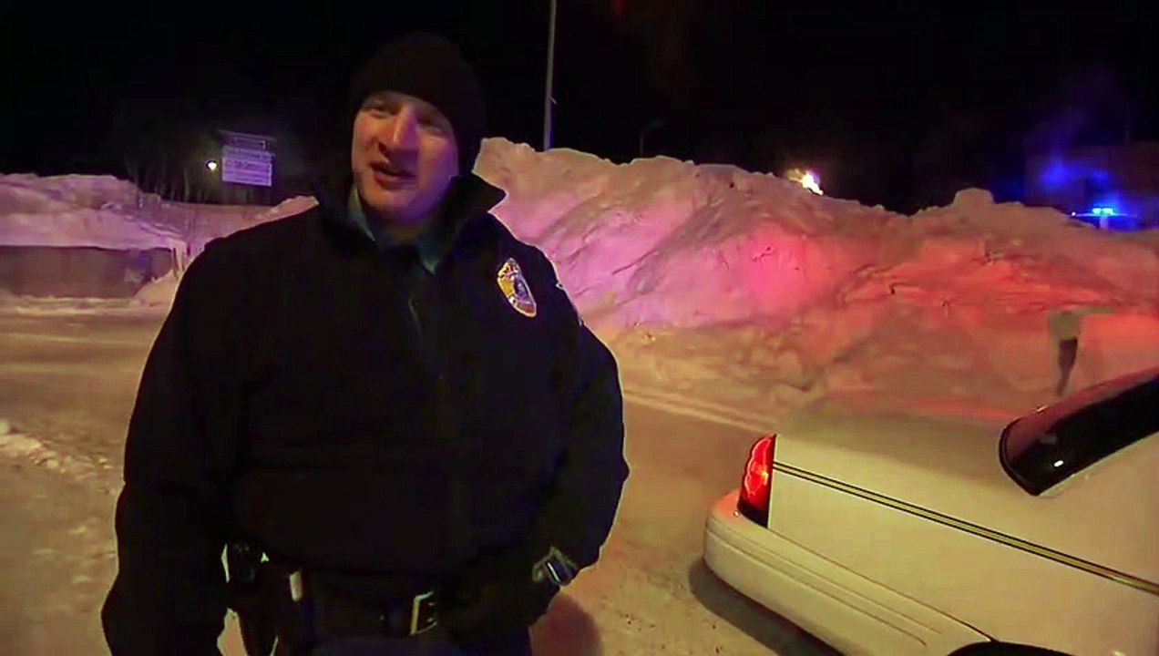 Alaska State Troopers S03E13   Village Vigilantes