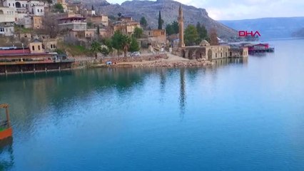 Şanlıurfa Halfeti'nin Sembolü 'Karagül' Gecikmeli Açtı