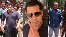 Salman Khan and his father Salim Khan cast their vote in Mumbai: Watch Video | FilmiBeat