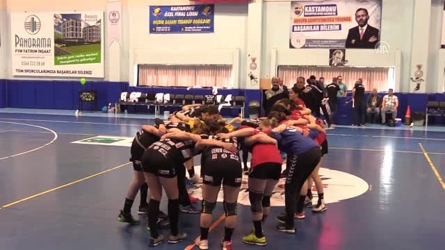 Hentbol Kadınlar Süper Ligi'nde Kastamonu Belediyespor Şampiyon Oldu