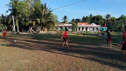 Thủ môn Đặng Văn Lâm phiên bản làng quê | TM Vlog