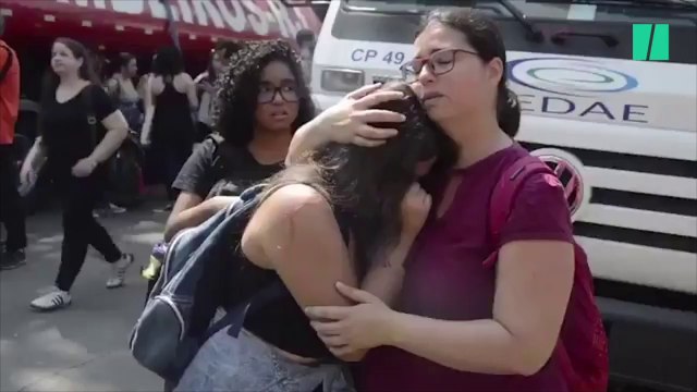 Après l'incendie du Musée national de Rio, des milliers de Brésiliens expriment leur colère