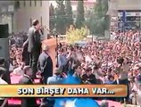 Yıl 2001 Ak Parti yeni kurulmuş Erdoğan o şiiri okumak istiyor  Halk OKUMA!!