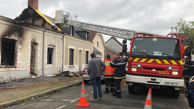Une maison détruite par les flammes boulevard de la Gare