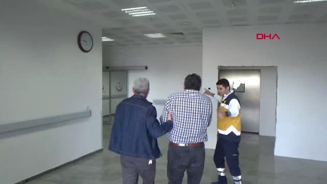 Aksaray Polis Okulunda, Teknisyenin Tabancası Ateş Aldı 2 Yaralı