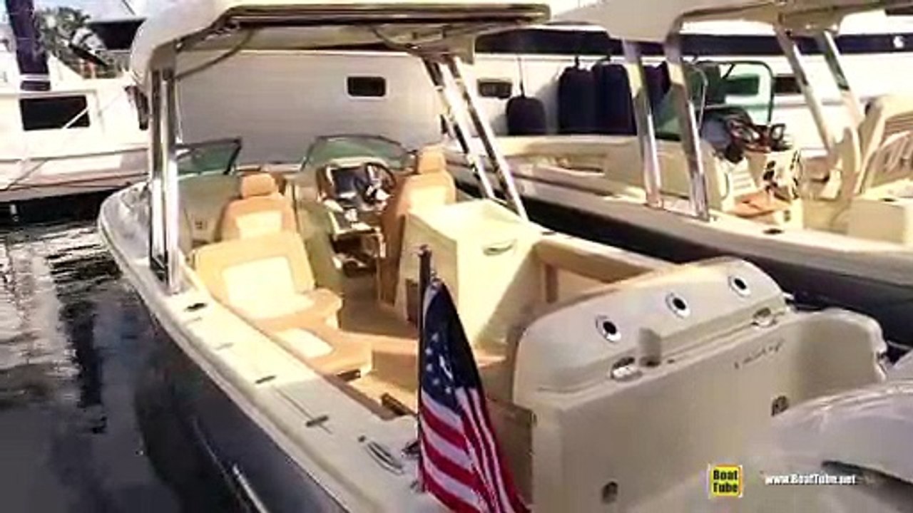 2019 Chris Craft Calypso 26 Motor Boat - Walkaround - 2018 Fort Lauderdale Boat Show