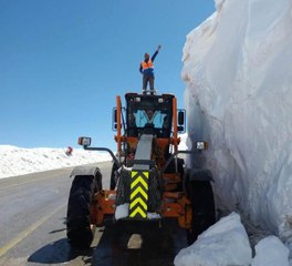 Nisan Ayının Sonunda 5 Metre Karla Mücadele