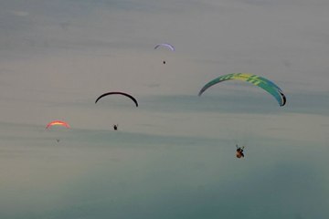 Kayak Bitti, Göl Manzaralı "Yamaç" Paraşütü Başladı