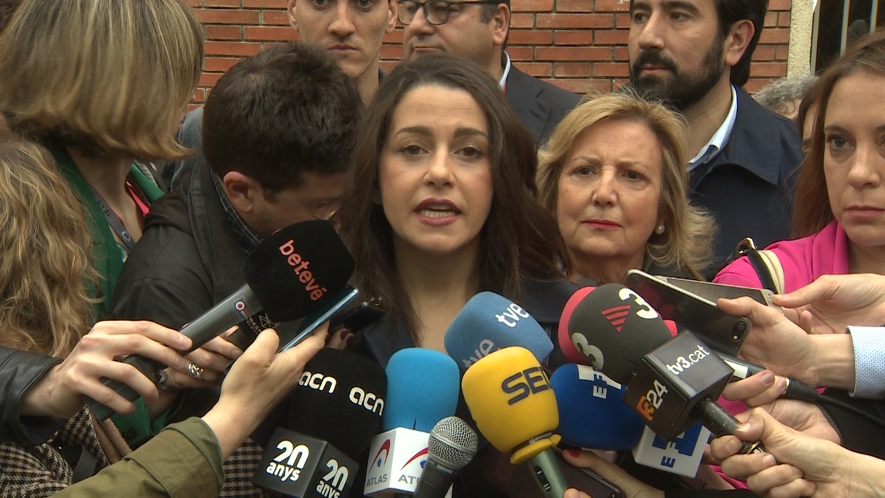 Arrimadas llama a la movilización en una "jornada histórica"