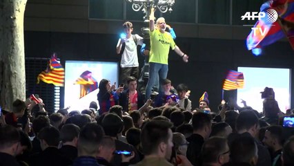 أنصار برشلونة يحتفلون باللقب الـ26 في تاريخ النادي