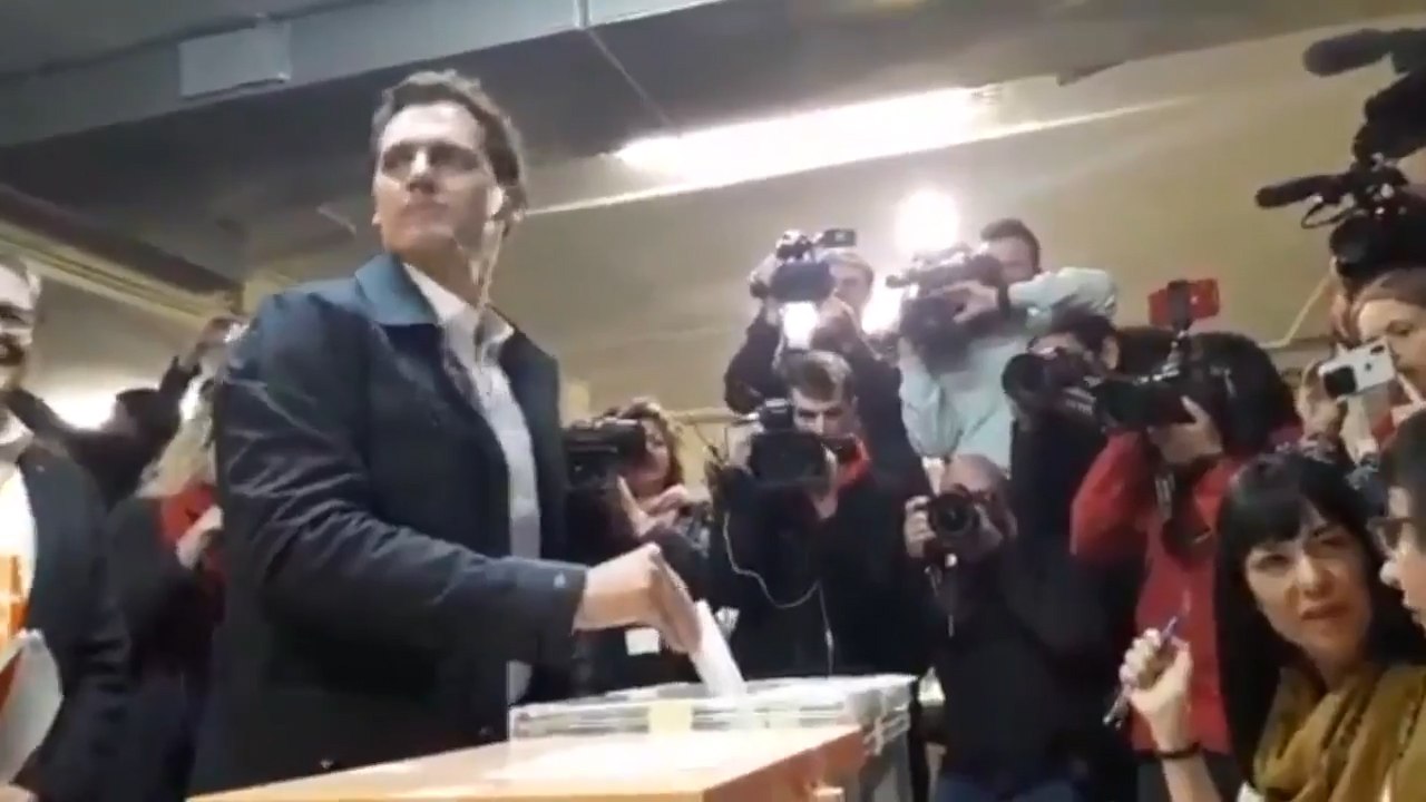 Rivera (Cs) vota en en L'Hospitalet de Llobregat (Barcelona)