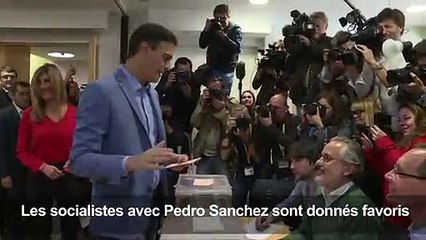 Espagne: Sanchez donné favori, l'extrême droite en embuscade