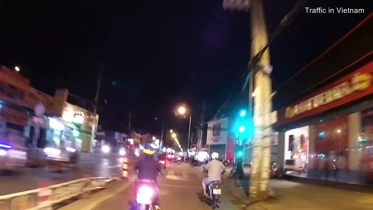 Đường Bình Long đêm