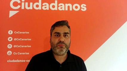 Juan Jesús Gutiérrez en la sede de Ciudadanos en Santa Cruz de Tenerife