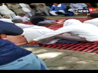 VIDEO: कृषि मंत्री के सामने हुई गाली-गलौच, जमकर चले लात-घूसे