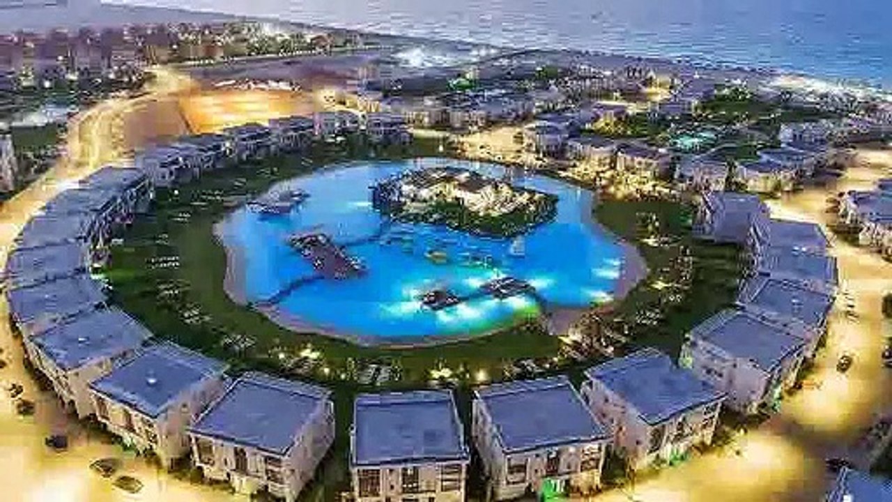 شالية بتصميم فاخر للبيع فى امواج سيدى عبد الرحمن كامل التشطيب