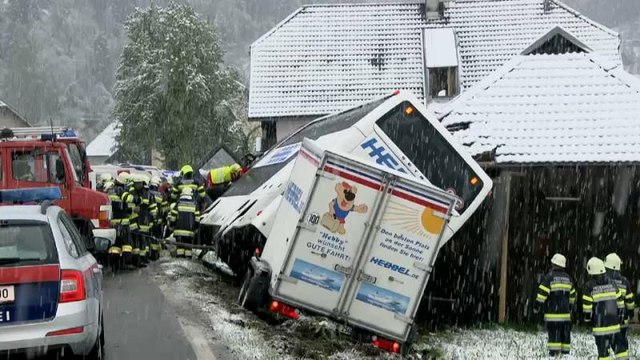 Австрия: ДТП из-за снегопада