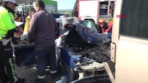 Bolu İşçileri Taşıyan Midibüs ile Otomobil Çarpıştı 12 Yaralı