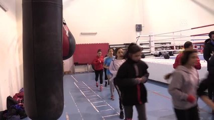 Altın Madalya İçin Yumruk Atacak