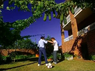 Backyard Science   S1E16   Scare Your Friends With a Monster in the Bag