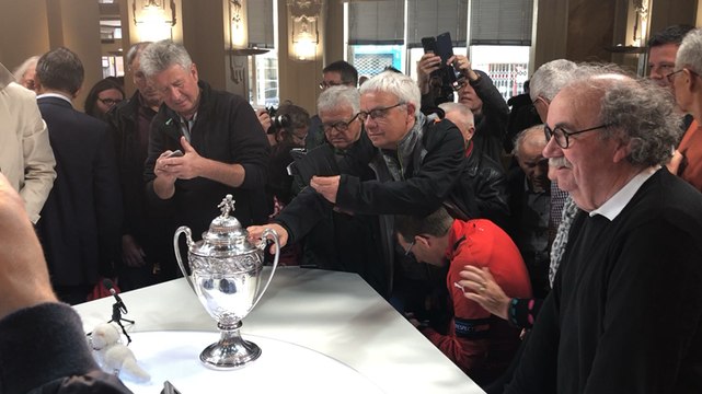 Rennes. La coupe de France présentée à l’Espace Ouest-France : « On ne l’a jamais vu d’aussi près ! »