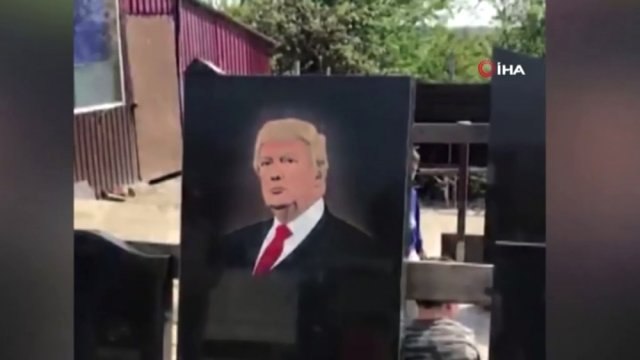Trump'ın Mezar Taşını Yaptı: Rusya'da İsmini Duymayan Kalmadı