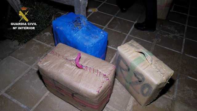 Diez detenidos y más de 4.000 kilos de hachís incautados