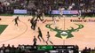 Basket-Ball - NBA - Al Horford Celtics Lock Up Giannis Antetokounmpo in Game 1 vs. Bucks