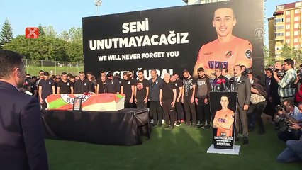 Josef Sural'ın cenazesi törenle ülkesine gönderildi