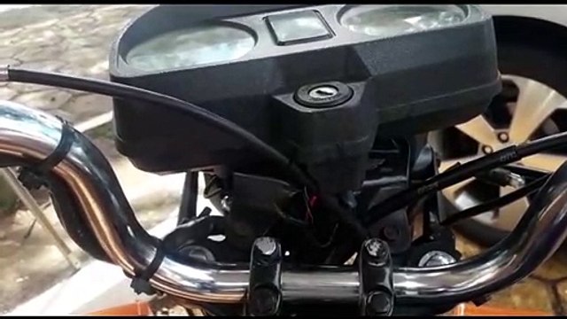 Dois são detidos com moto furtada