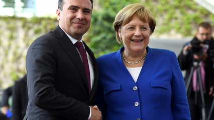 «Ελπιδοφόρο μήνυμα» λένε Μέρκελ και Μακρόν για τη Συμφωνία των Πρεσπών