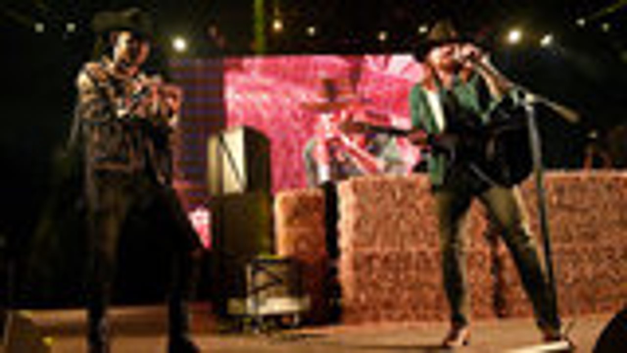 Lil Nas X's 'Old Town Road' Feat. Billy Ray Cyrus Tops Billboard Hot 100 for Fourth Week | Billboard News