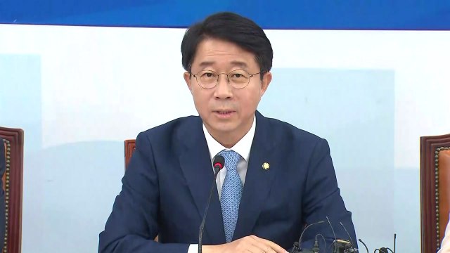 [현장영상] 민주당 조정식 패스트트랙 처리, 만시지탄이지만 다행 / YTN