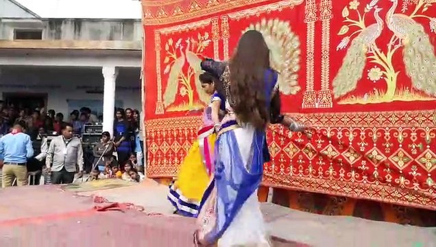 Real stage dance for two girls