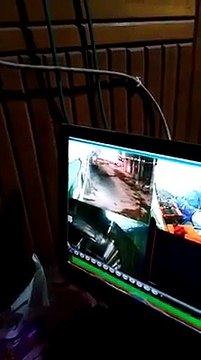 عملية سطو على مكتب صرافة بالرقة من قبل مسلحين يلبسون زي قسد (فيديو)