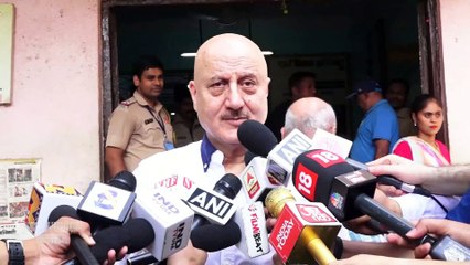 Anupam Kher Casts His Vote For Loksabha 2019