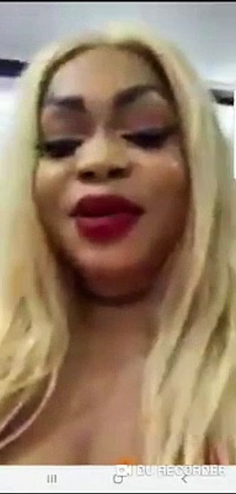 Un homme relève le défi de soulever Eudoxie Yao