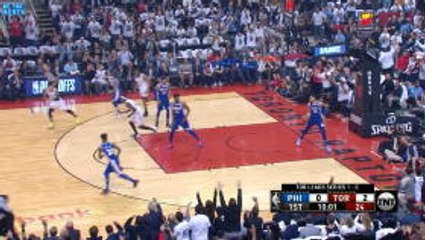 Télécharger la video: Siakam destroys Embiid for early Raptors basket