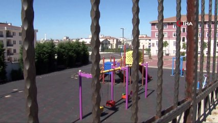 Sancaktepe’de çatlaklar meydana gelen park mühürlendi