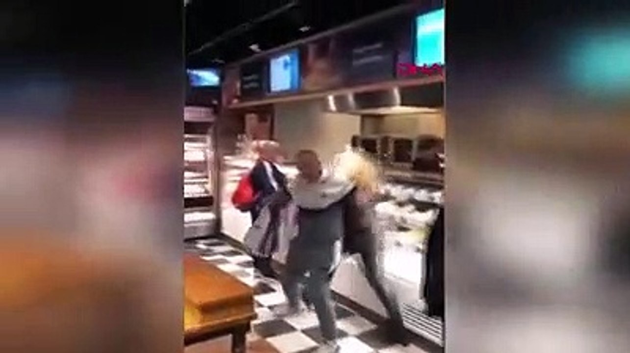 Kalan son sandviç kavgaya neden oldu