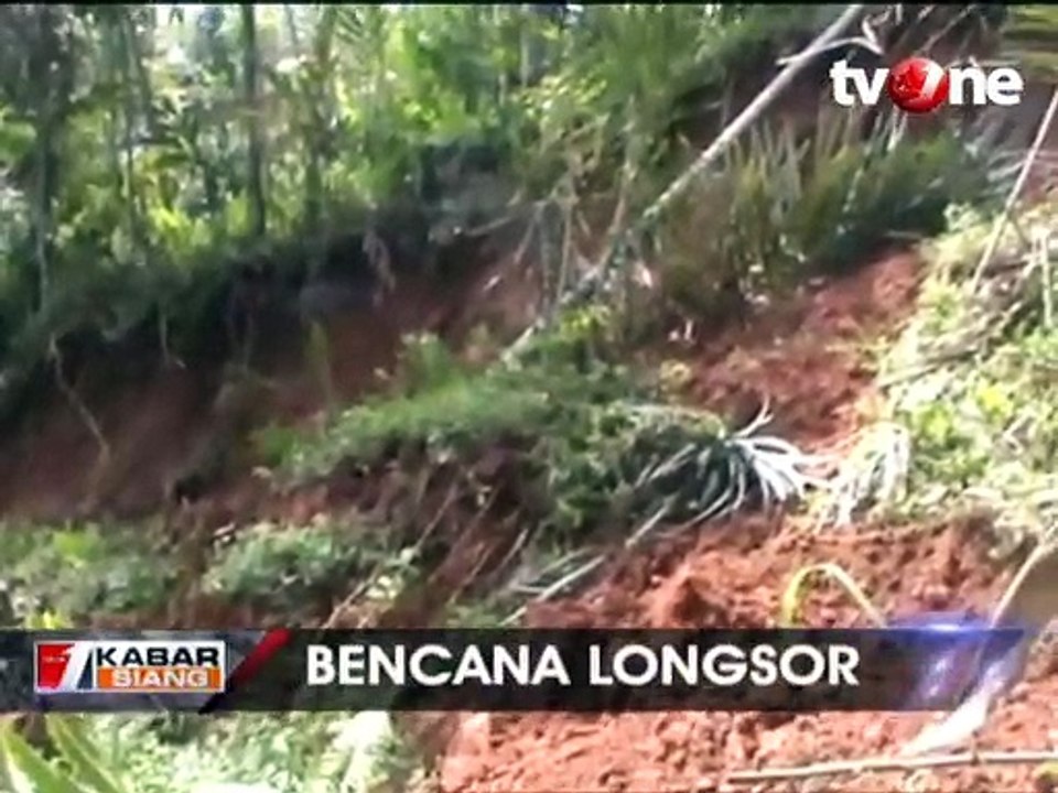 Tebing Longsor di Ciamis Timbun 20 Rumah Warga
