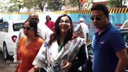 Vidya Balan Casts Her Vote For Loksabha 2019