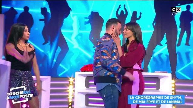 Mia Frye et Shy'm s'embrassent dans TPMP