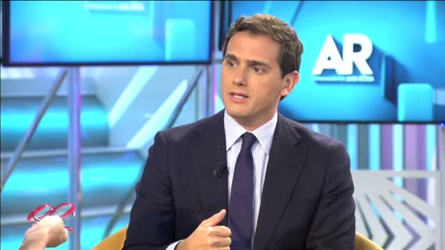 Rivera: Todos los españoles me vieron la noche electoral, y creo que fui el primero, felicitar a Pedro Sánchez. Yo soy un demócrata