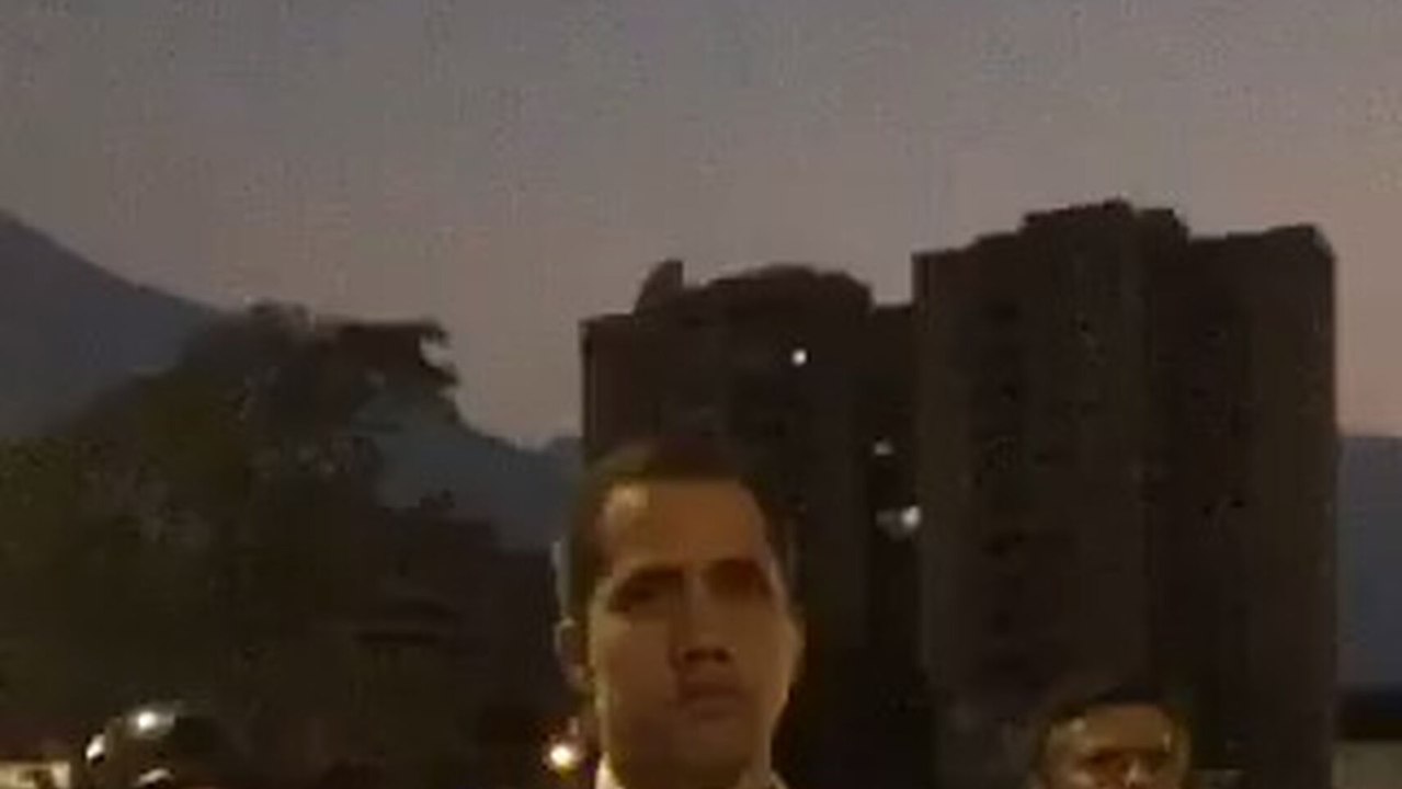 Juan Guaidó llama a "tomar las calles contra la usurpación" tras liberar a Leopoldo López