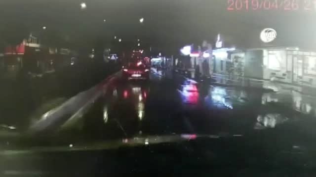 Otomobilin Yayaya Çarptığı Kaza Güvenlik Kamerasında