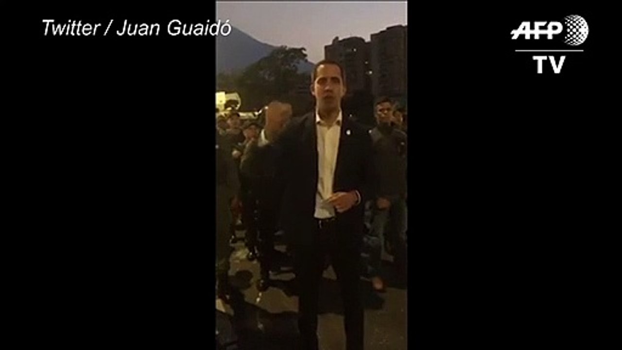 Guaidó anuncia apoyo de "valientes soldados" desde una base militar en Caracas