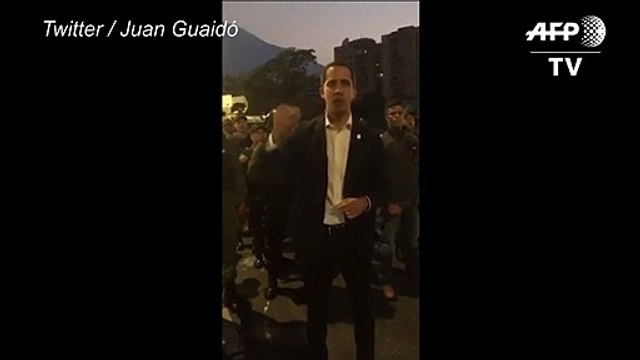 Guaidó anuncia apoyo de valientes soldados desde una base militar en Caracas