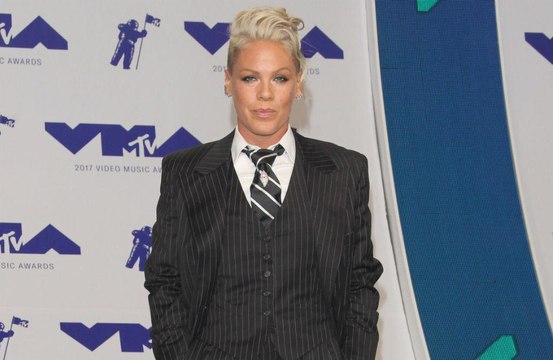Pink revela que sofreu aborto espontâneo aos 17 anos